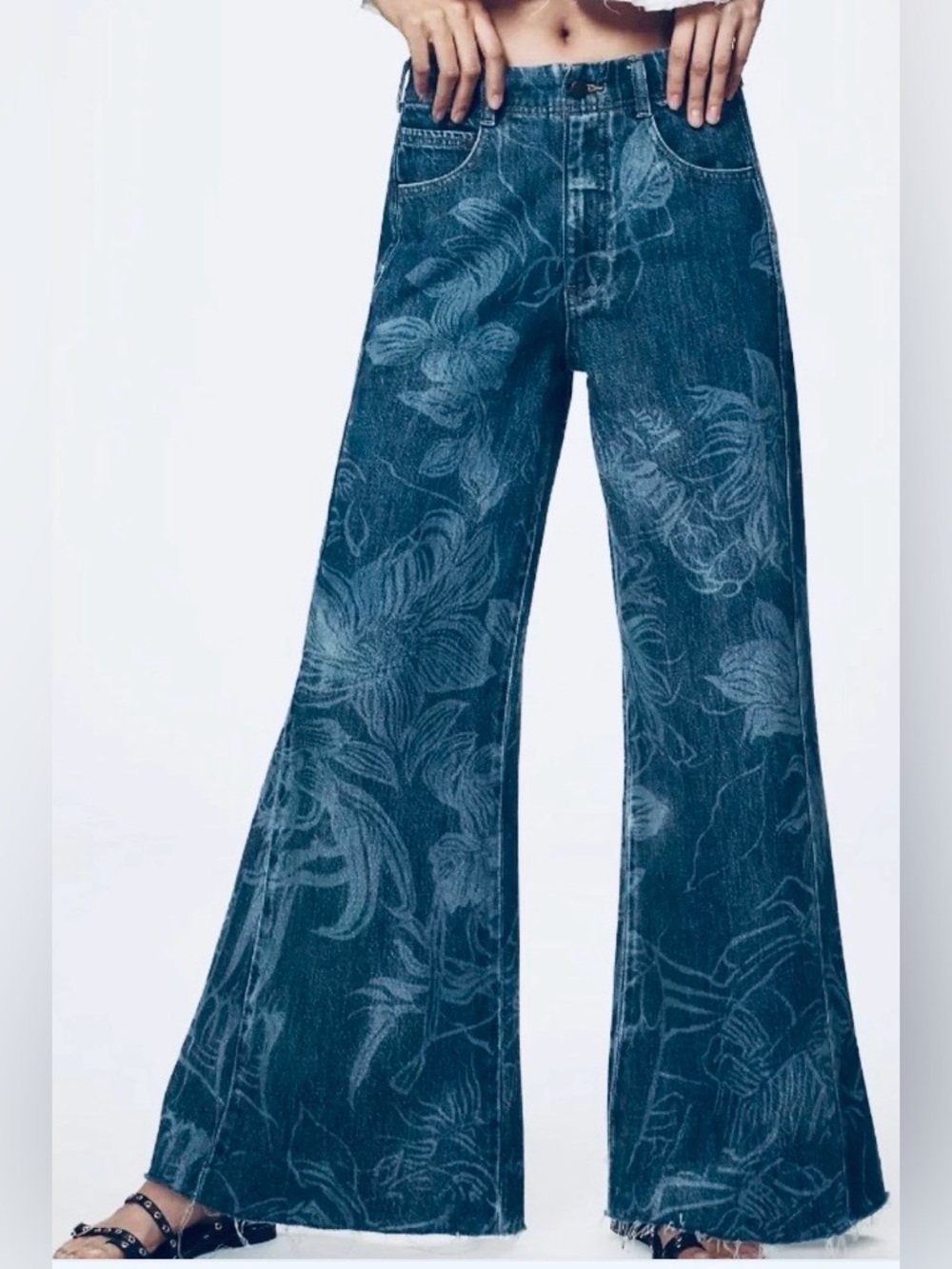 Anthropologie Adi Mid-Rise Frayed Relaxed Flare Pilcro Jeans